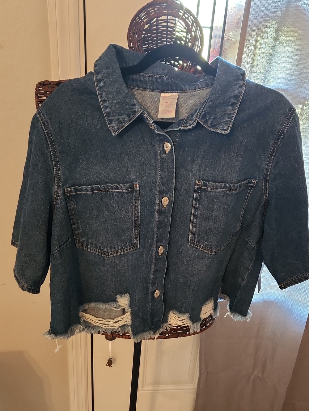 No Boundaries Dark Blue Cropped Denim Button-Front Shirt